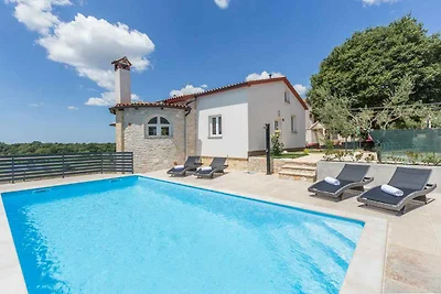 Villa mit Klimaanlage und Pool