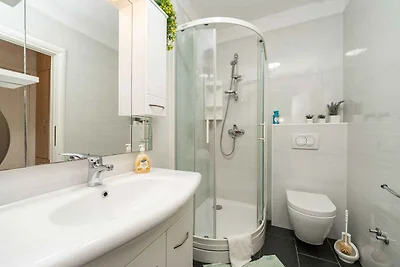 Gemütliche Wohnung in Privlaka mit Meerblick