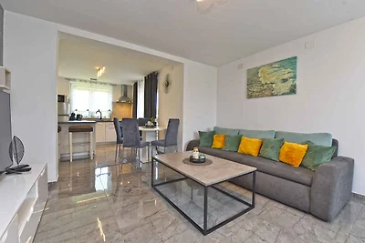 Ferienhaus mit Terrasse und Klimaanlage