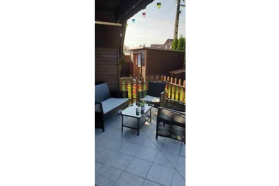 Ferienhaus mit Gartendusche und Gartenpavilon