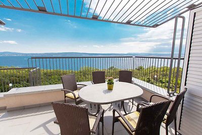Ferienwohnung mit Terrasse und Meerblick in r