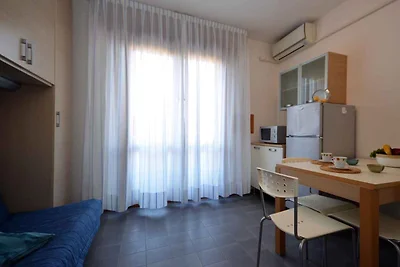 Studio mit Klimaanlage und Balkon