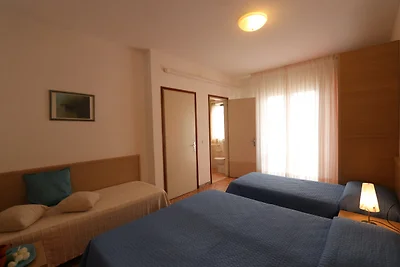 Ferienwohnung mit Klimaanlage und Balkon