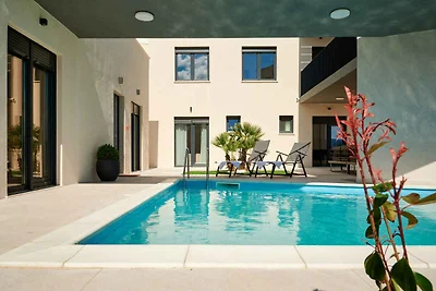 Ferienhaus mit Aussenpool