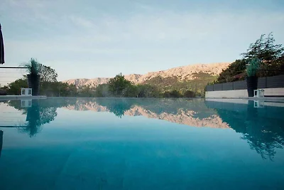 Villa mit Pool und Wellness