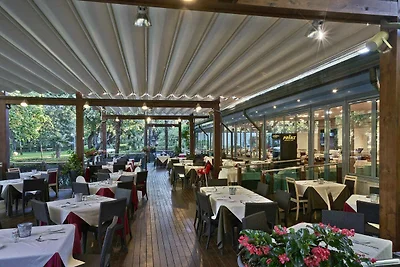 Villa mit Klimaanlage, Pool und Terrasse