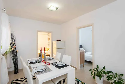 Ferienwohnung mit Balkon und Grill