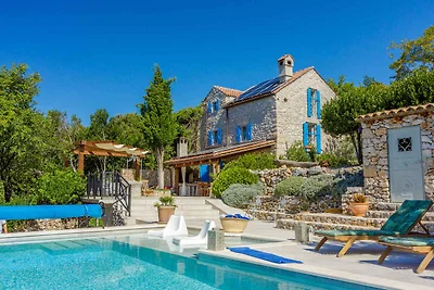 Ferienhaus mit Klimaanlage und Aussenpool