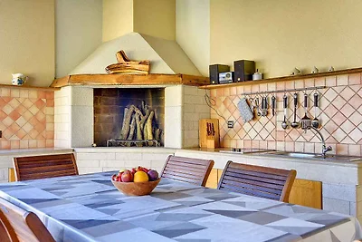 Ferienhaus mit Pool und Klimaanlage