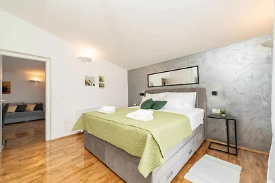 Gemütliche Wohnung in Privlaka mit Meerblick