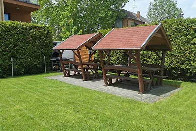 Ferienwohnung mit Pool und Internet