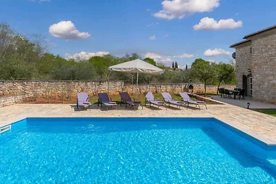 Villa mit Klimaanlage und Pool