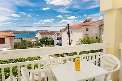 Holiday flat family holiday Seget Vranjica