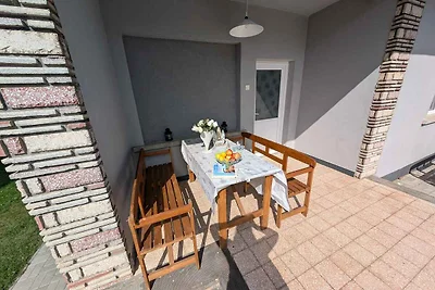 Ferienhaus in der Nähe vom Wasser mit ruhiger