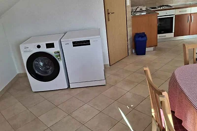 Ferienwohnung mit Klimaanlage und Balkon, dir