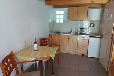 Studio mit schattigen Garten, Waschmachine un