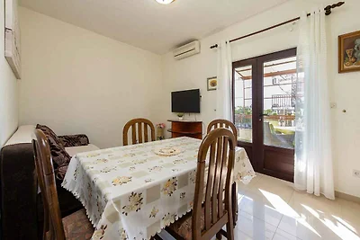 Ferienwohnung mit Klimaanlage und Terrasse