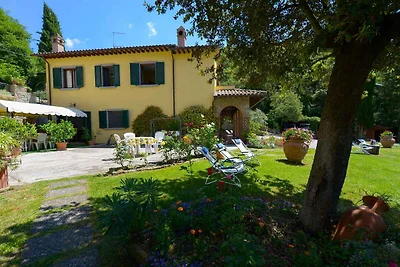Ferienhaus mit Pool und Terrasse