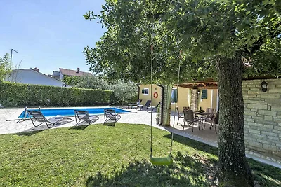Villa mit Pool und Klimaanlage