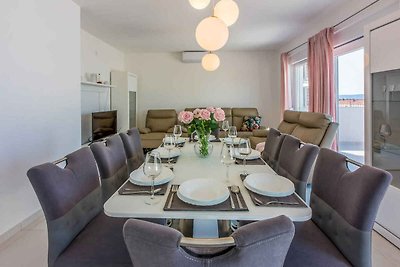 Ferienwohnung mit Balkon und Grill