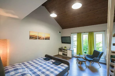 Ferienwohnung komplett renoviert, nur 110 m v