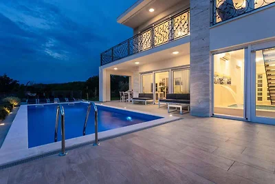 Ferienhaus mit Pool