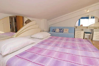 Ferienwohnung mit Klimaanlage und Balkon