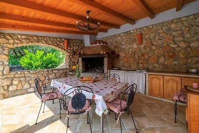 Ferienhaus mit Pool und Klimaanlage