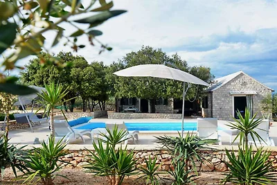 Ferienhaus mit Pool und Klimaanleg