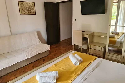 Ferienwohnung mit Blumen und Terrasse