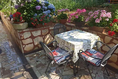 Studio mit Terrasse, Klimaanalge und Internet