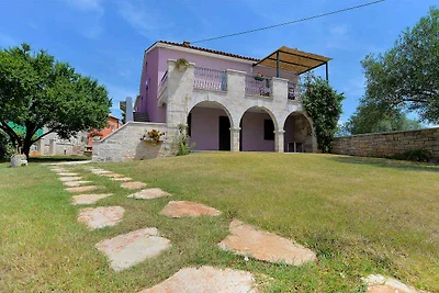 Villa mit Pool und Klimaanlage