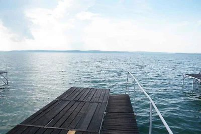 Ferienwohnung direkt am See mit eigener Steg