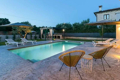 Villa mit Klimaanlage und Pool