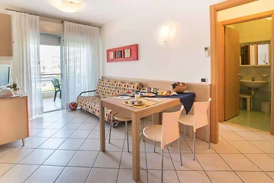 Hotelapartment mit Klimaanlage und Balkon