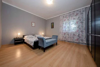 Schöne Wohnung auf der Insel Rab, nur 150 m v