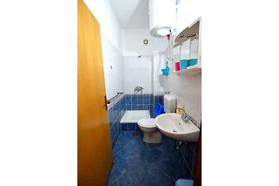 Ferienwohnung mit möbiliertem Balkon