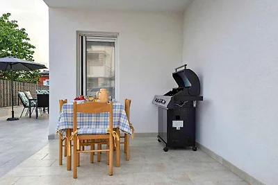 Ferienhaus auf zwei Etagen mit Garten und