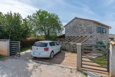 Villa mit Pool und Garten