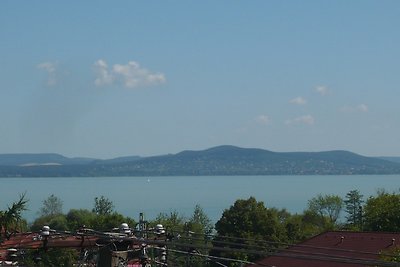 Ferienwohnung mit Panorama auf den See, in de