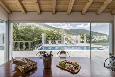Ferienhaus mit Terrasse und Pool und