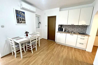 Ferienwohnung mit Balkon und Klimaanlage