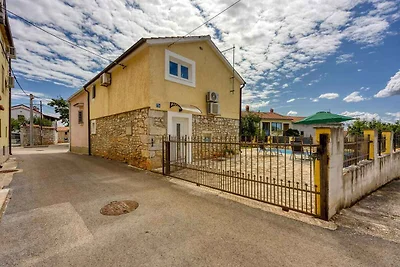 Ferienhaus mit Privatpool und Klimaanlage