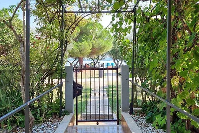 Ferienwohnung mit schönem Balkon mit Tisch un