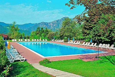 Ferienwohnung mit Balkon oder Garten und Pool