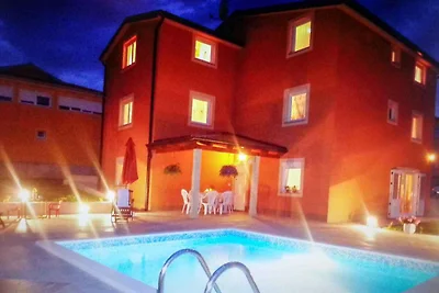 Ferienwohnung mit Aussenpool für Familien