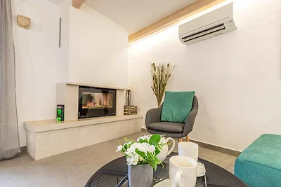 Renoviertes Steinhaus mit Whirlpool in