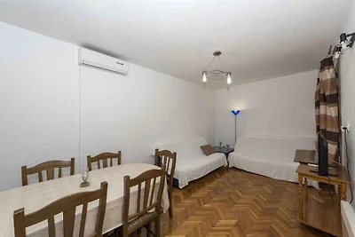 Ferienwohnung mit Balkon und Klimaanlage