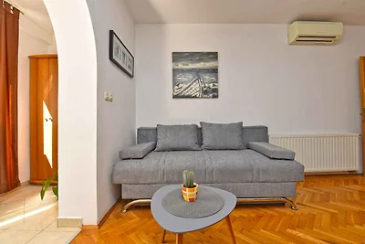 Ferienwohnung mit Klimaanlage und Terrasse