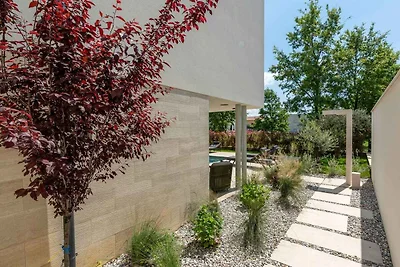 Villa mit Whirlpool und Sauna